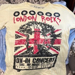 London Rocks punk t-shirt EUC
